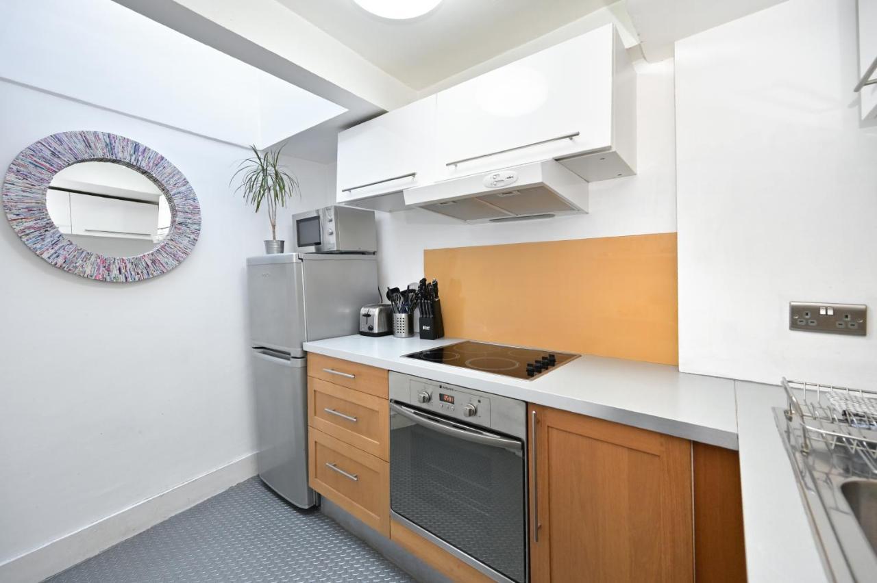 Soho, Piccadilly & Chinatown - Two Bedroom & Two Double Beds Apartment Лондон Экстерьер фото