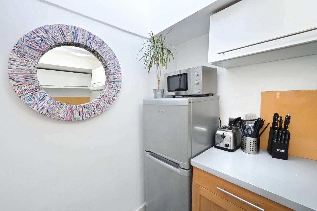 Soho, Piccadilly & Chinatown - Two Bedroom & Two Double Beds Apartment Лондон Экстерьер фото